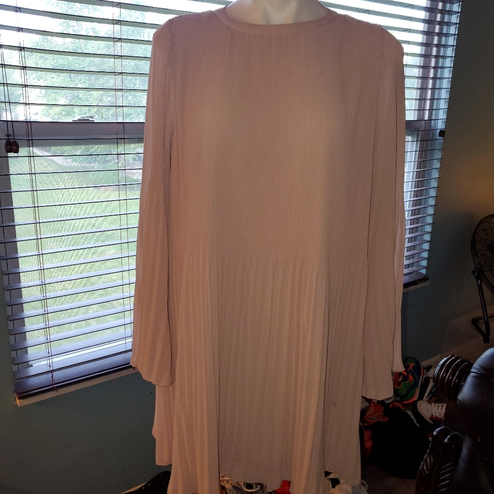 Swing pleated dress